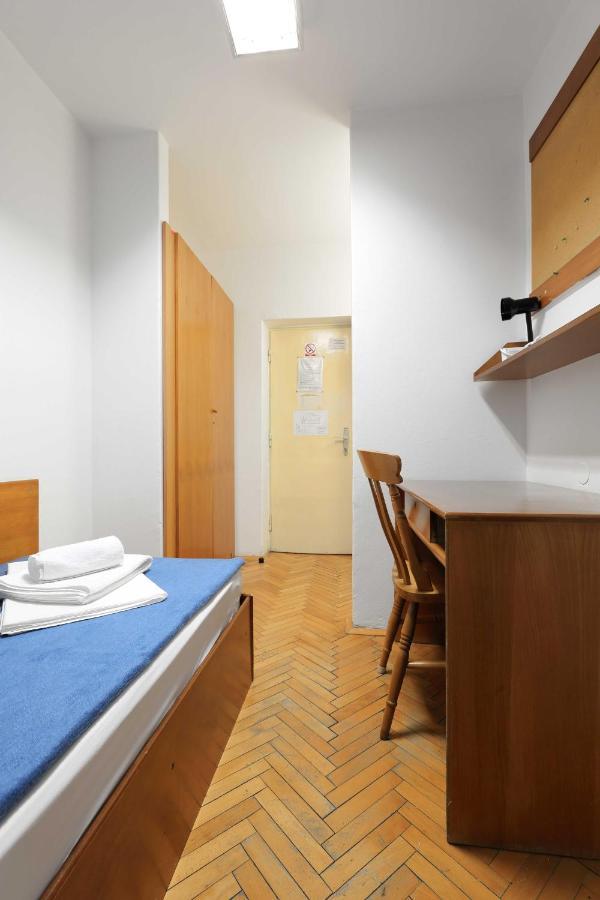 רייקה Rooms Studentsko Naselje Ivan Goran Kovacic מראה חיצוני תמונה
