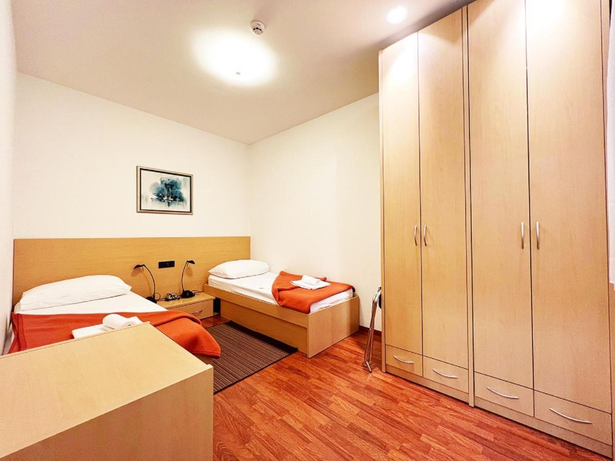 רייקה Rooms Studentsko Naselje Ivan Goran Kovacic חדר תמונה