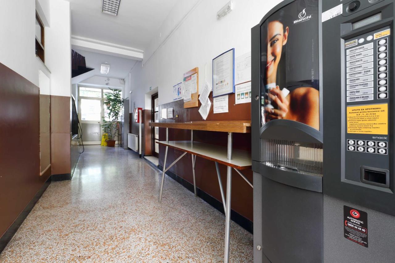 רייקה Rooms Studentsko Naselje Ivan Goran Kovacic חדר תמונה